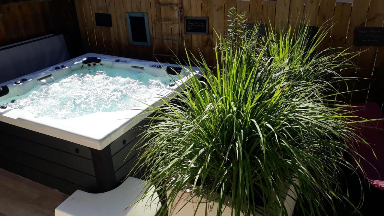 Chambre Chez L'Habitant Avec Spa Et Petit-Dejeuner En Lisiere De Foret Le Teich Luaran gambar